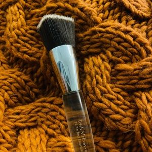 Trish McEvoy 75 Perfect Foundation brush bronzer blush powder contour highlight